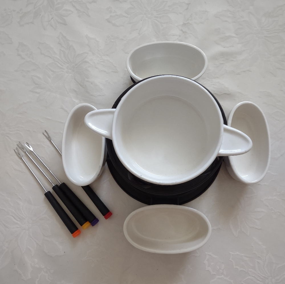 Chocolate Cheese Trudeau Fondue Set Rotating